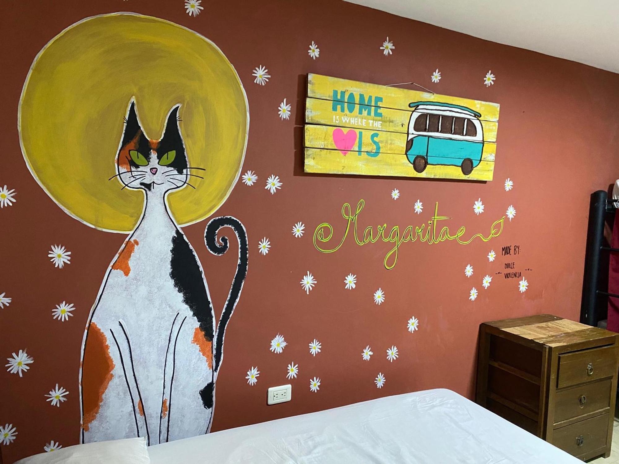 Hostal Pelican Larry Cali Exterior foto
